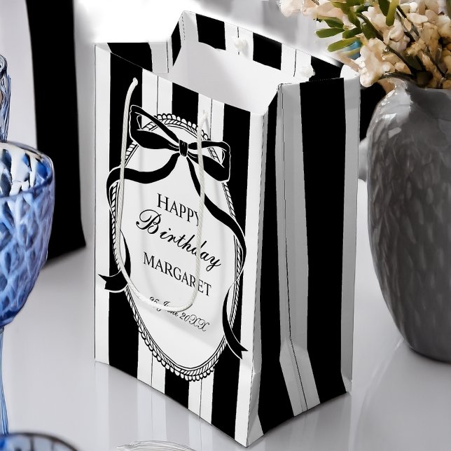 Sac Cadeau Moyen Bandes rétro noir et blanc arc anniversaire person (Black and white retro stripes coquette bow birthday party personalized gift bag)