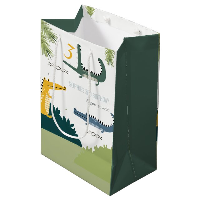 Sac Cadeau Moyen Beau Alligator Chompe N'importe quel Anniversaire  (Devant Angle)