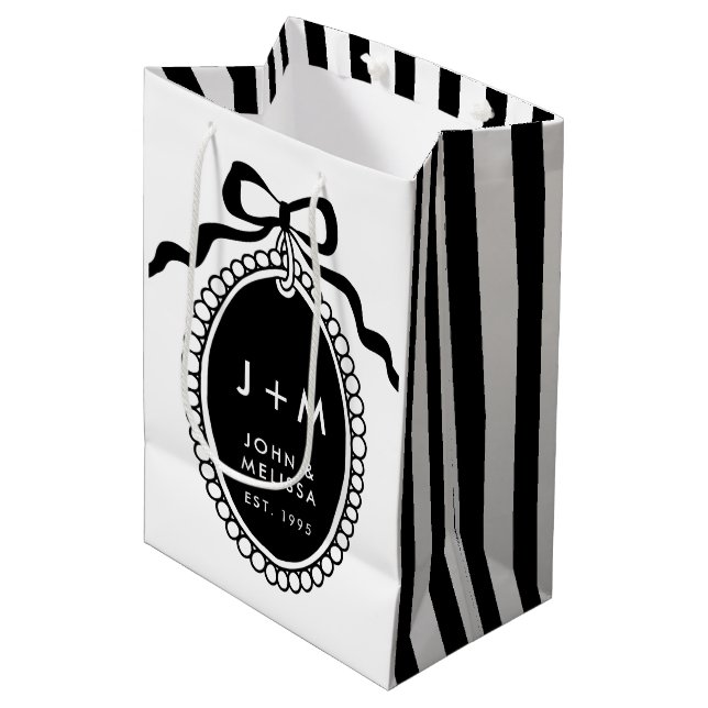 Sac Cadeau Moyen Black Bow Coquette Anniversary Charm (Devant Angle)