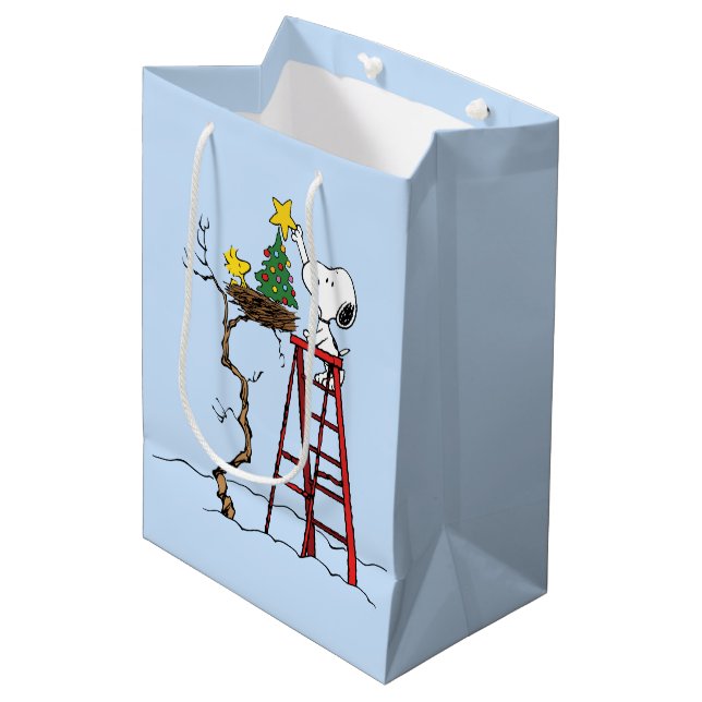 Sac Cadeau Moyen cacahuètes | Snoopy & Woodstock Arbre de Noël (Devant Angle)