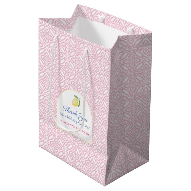 Sac Cadeau Moyen Carreaux Roses Fille Italiens Citrons Mariage Bien (Devant Angle)