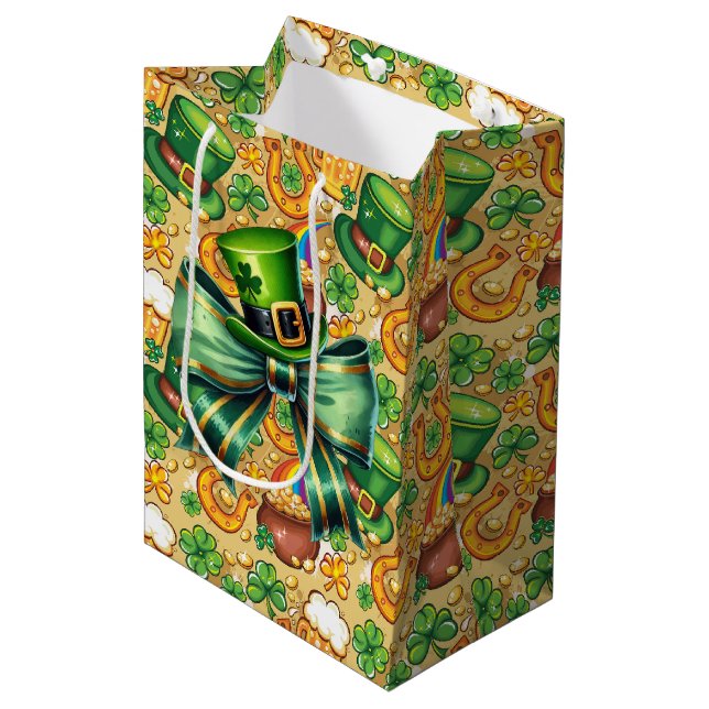 Sac Cadeau Moyen Casquette Et Pièces Irlandais (Devant Angle)