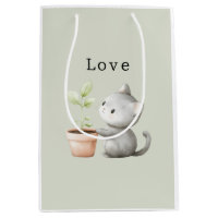 Chat de jardin avec amour des plantes
