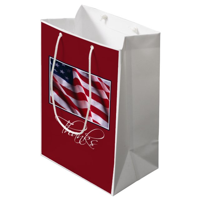 Sac Cadeau Moyen Drapeau américain patriotique merci en rouge (Devant Angle)
