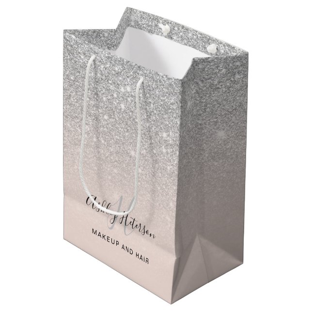 Sac Cadeau Moyen Écriture de parties scintillant en argent broché (Devant Angle)