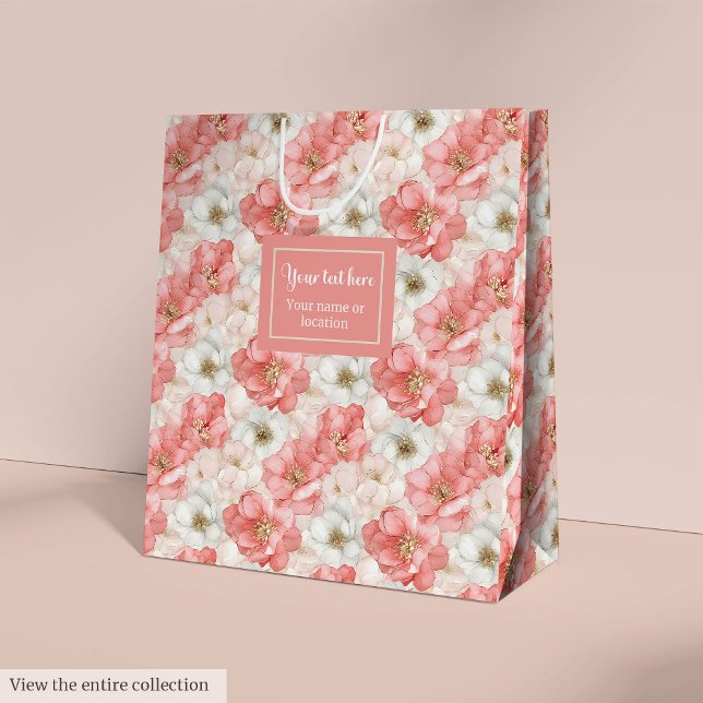 Sac Cadeau Moyen Elegant pink flowers and gold monogram gift bag (Elegant pink flowers and gold monogram gift bag wrap)