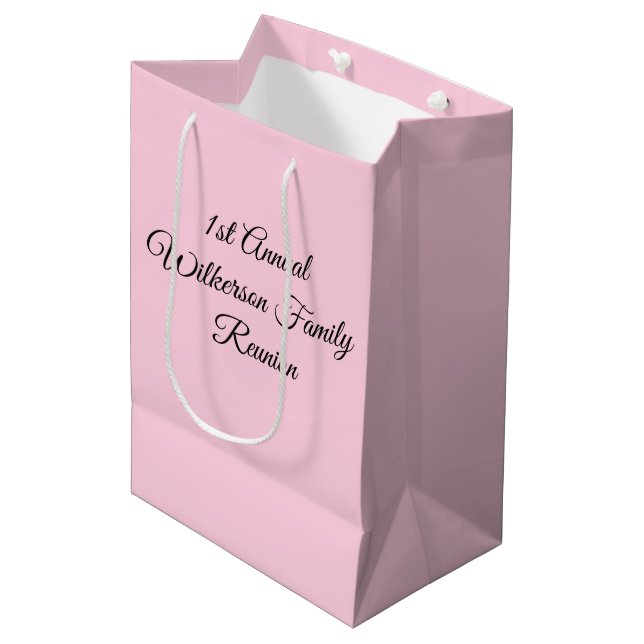 Sac Cadeau Moyen Élégant Rose de Réunion Familiale (Devant Angle)