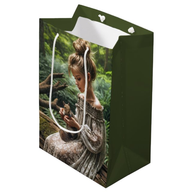 Sac Cadeau Moyen Fille Anniversaire Avec Écureuil Dans Le Bois (Devant Angle)