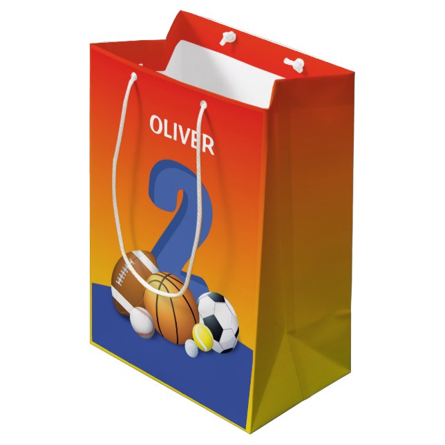 Sac Cadeau Moyen Garçon 2e anniversaire Sports Balls (Devant Angle)