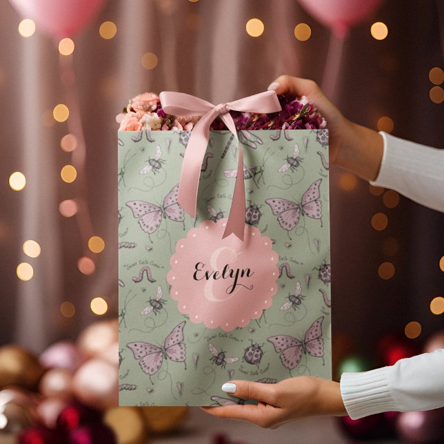 Sac Cadeau Moyen Girl Blush Rose & Sage Sweet Little Critter Nom (Custom Name & Monogram hand-drawn girly insects. Ideal for Baby Showers, Birthdays, New Baby, Favors)