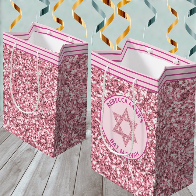 Sac Cadeau Moyen Glam Pink Favorise Ou Présente Le Bat mitzvah (The pink faux glitter gift bags are great for both Bat Mitzvah party favors and gift presentation)