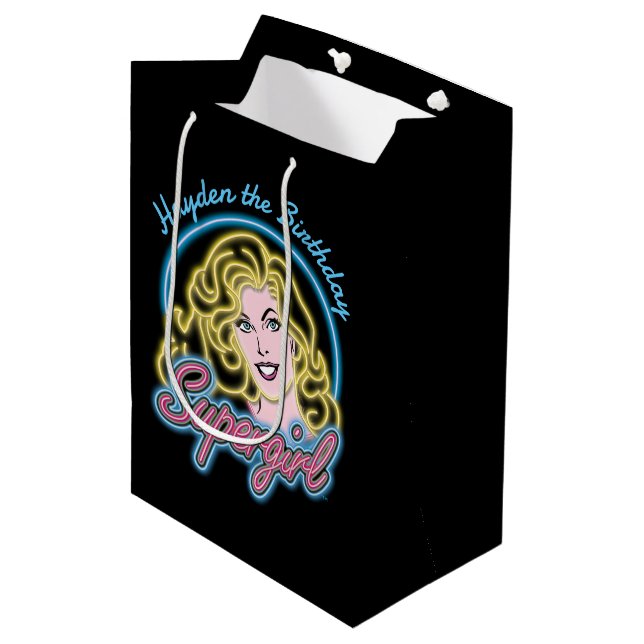 Sac Cadeau Moyen Graphique des lumières de Neon Retro Supergirl (Devant Angle)