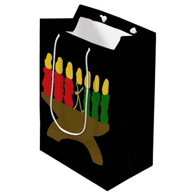 Sac Cadeau Moyen Kwanzaa Conception de bougies (Devant Angle)