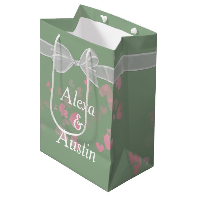 Sac Cadeau Moyen Mariage Bow sur Sage Green avec les coeurs (Devant Angle)