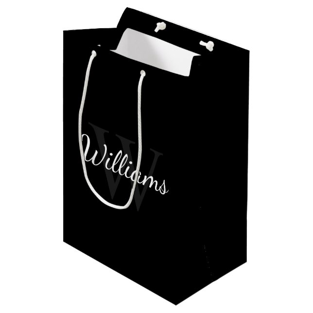 Sac Cadeau Moyen Monogramme personnalisé et nom noir (Devant Angle)