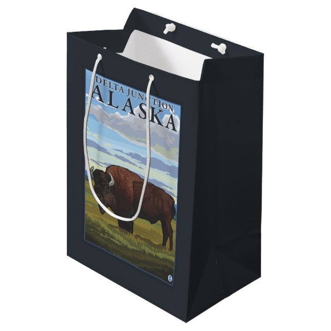 Sac Cadeau Moyen Scène de bison - jonction de delta, Alaska (Devant Angle)
