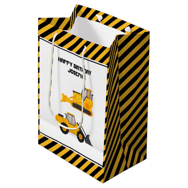 Sac Cadeau Moyen Véhicule de construction Camions Or Anniversaire (Devant Angle)