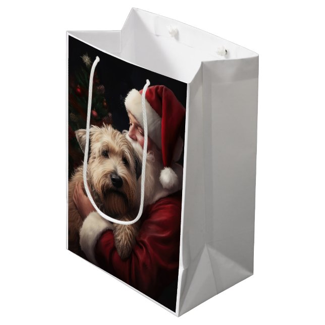 Sac Cadeau Moyen Wheaton Terrier Avec Noël Festif Du Père Noël (Devant Angle)
