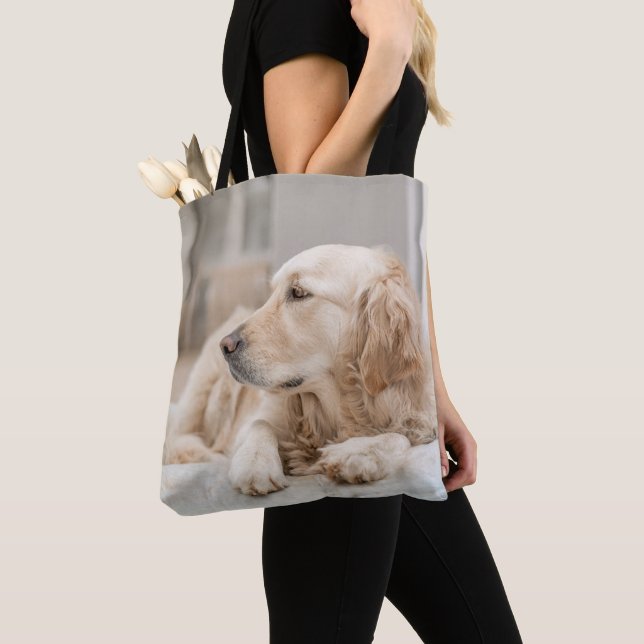 Sac fourre-tout avec le golden retriever (De près)
