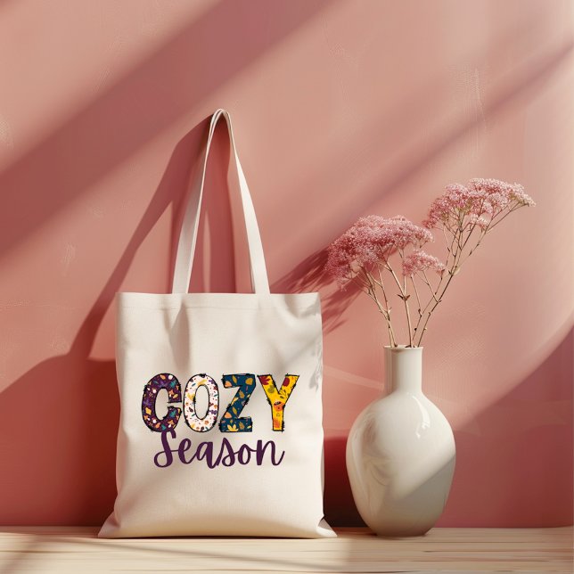 Sac fourre-tout de lettres douillettes de saison (Cozy season doodle letters autumn inspired design tote bag)