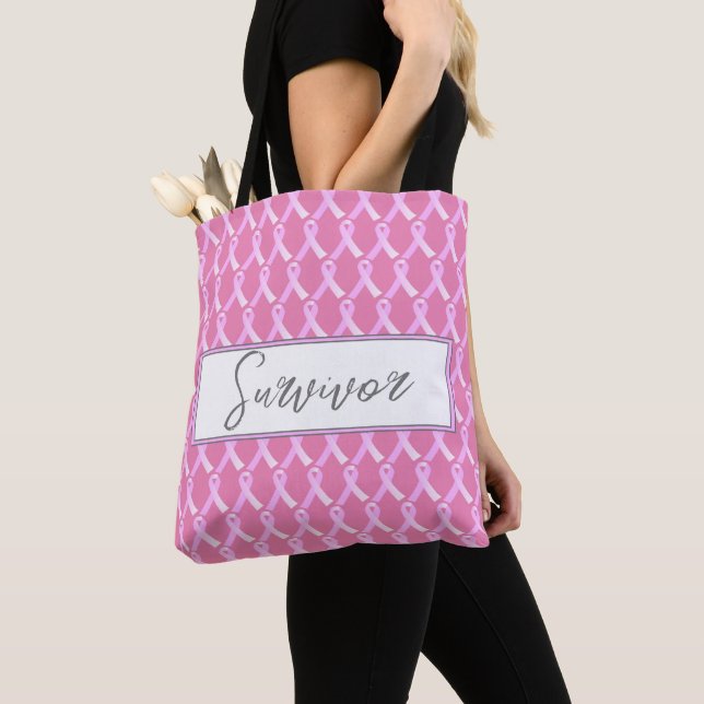 Sac fourre-tout de survivant du cancer du sein ros (De près)