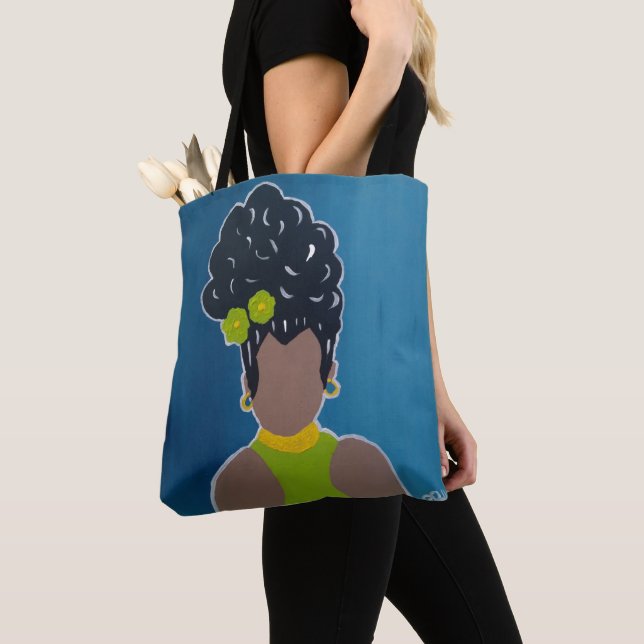 Sac fourre-tout d'une femme afro-américaine (De près)
