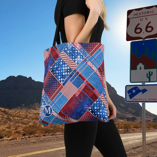 Sac fourre-tout Motif Monogram Blue Jeans Patchwor (A modern tote bag featuring a blue jeans patchwork pattern with red and off white patterns)