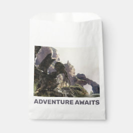 Sachets En Papier Adventure Awaits. Fantasy landscape