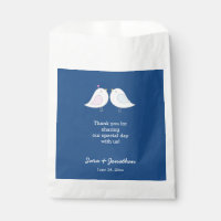De mignons Inséparables sur le Merci Mariage bleu 