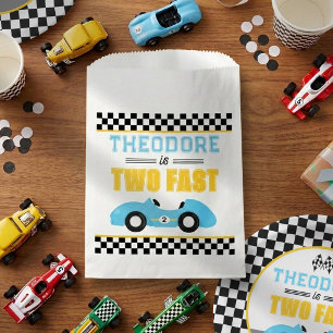 Sachets En Papier Deux courses de voitures rapides pour une fête d'a