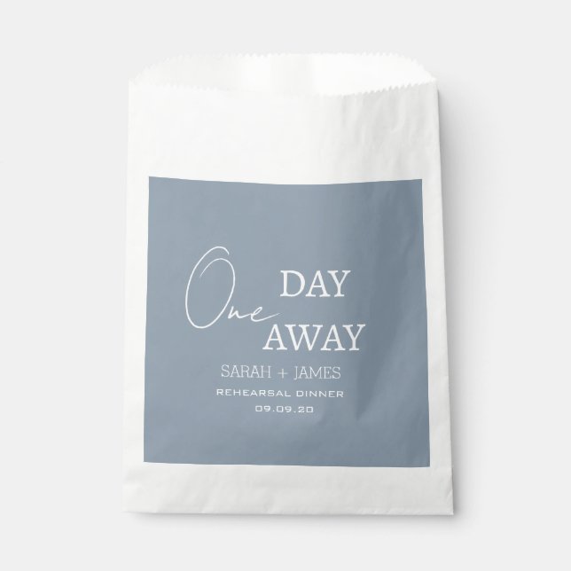 Sachets En Papier Dusty Blue Un Jour De Mariage De Répétition (Devant)