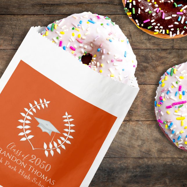 Sachets En Papier Graduation Classique Bonbons Faveurs Simple Orange (Classic purple graduation candy favor bag with simple typography for elegant party treats.)