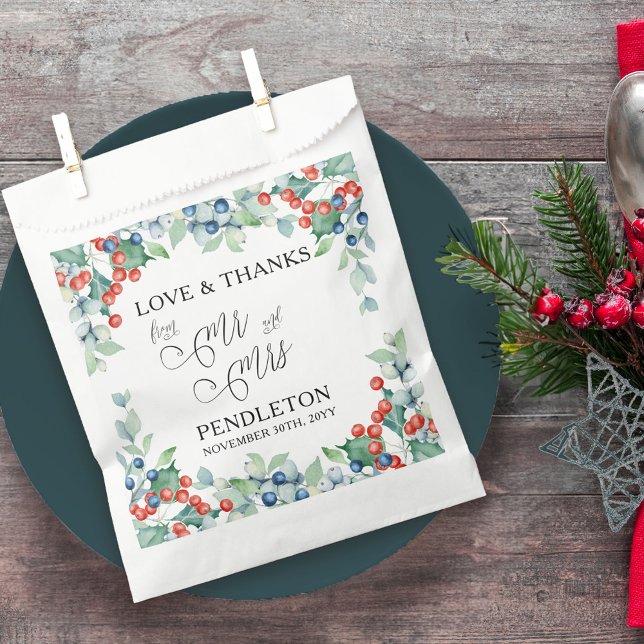 Sachets En Papier M. et Mme Calligraphy Mariage d'hiver (Mr and Mrs winter wedding favor bags with elegant calligraphy and holly)