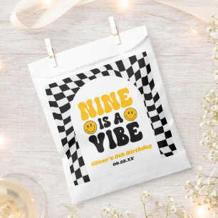 Sachets En Papier Neuf Est Une Vibration Rétro Neuvième Anniversaire