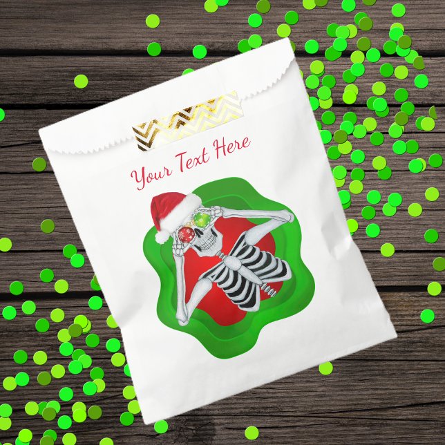 Sachets En Papier Noël Squelette brillant rouge vert Casquette drôle (Funny Christmas skeleton in red green wavy circle shape ornament eyes on favour or gift bag.)