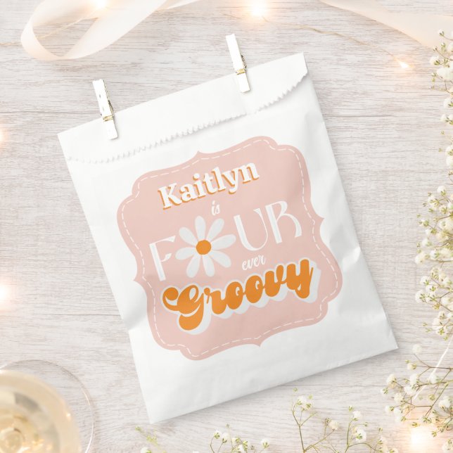 Sachets En Papier Retro Quatre Filles toujours Super 4e anniversaire (Coupé)