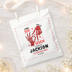 Sachets En Papier Six Seven Anniversaire Squelette Mains Fête