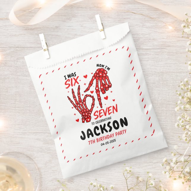 Sachets En Papier Six Seven Birthday Skeleton Hands Party (Coupé)