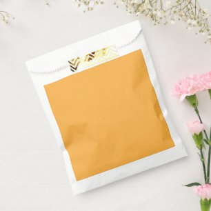 Sachets En Papier un arrière - plan jaune avec un
