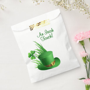 Sachets En Papier Un chapeau de lutin à touche irlandaise dans l'her