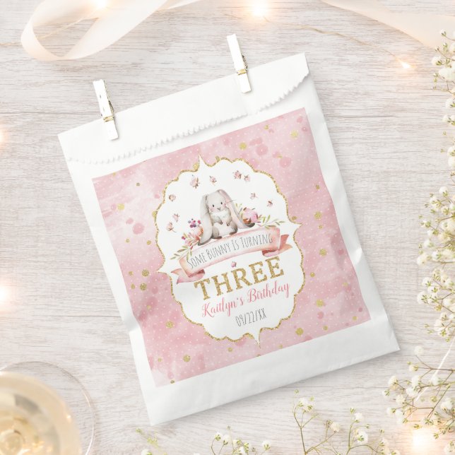 Sachets En Papier Un lapin est en train d'atteindre trois 3ème anniv (Coupé)