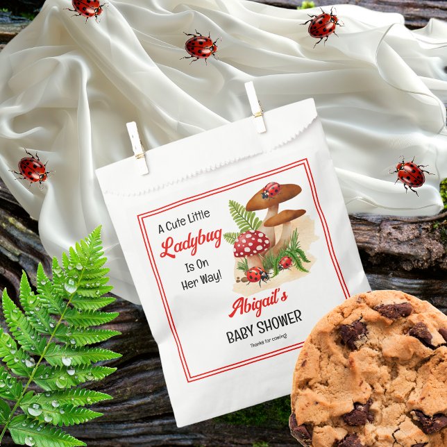 Sachets En Papier Une Mignonne Petite Ladybug Est En Chemin De Baby  ("A Cute Little Ladybug Is On Her Way!" Girl Baby Shower Favor Bags)