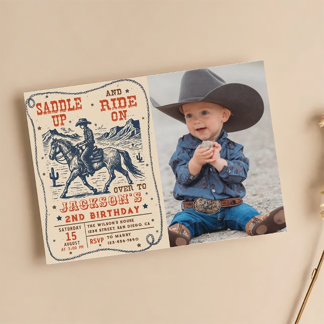 Saddle Up Rodeo Western Cowboy Birthday Foto Einladung (Von Creator hochgeladen)