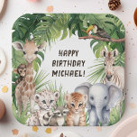 Safari Jungle Animals thematischer Kindergeburtsta Pappteller<br><div class="desc">Treten Sie ein in die Welt des Abenteuers mit unserem Safari Jungle Animals Themed Birthday Paper Plate, eine reizende Ergänzung zu jedem kleinen Jungen Geburtstagsfeier. Jede Platte zeichnet sich durch ein bezauberndes Design von Tieren aus, die in Aquarellfarben gerendert wurden, darunter eine Giraffe, Tiger, Elefanten, Zebra und vieles mehr, spielerisch...</div>