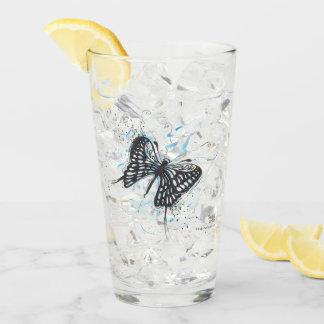 Saft, Wasser, Trinken Schwarzer Schmetterling aus  Glas