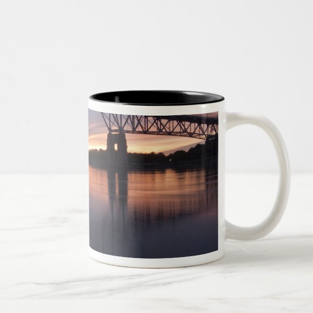 Sagamor Brücke über den Cape Cod Kanal, 2 Zweifarbige Tasse (Rechts)