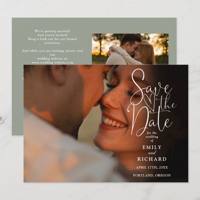 Sage Green 2 Foto Elegantes Skript Hochzeit QR Cod Save The Date (Vorne/Hinten)
