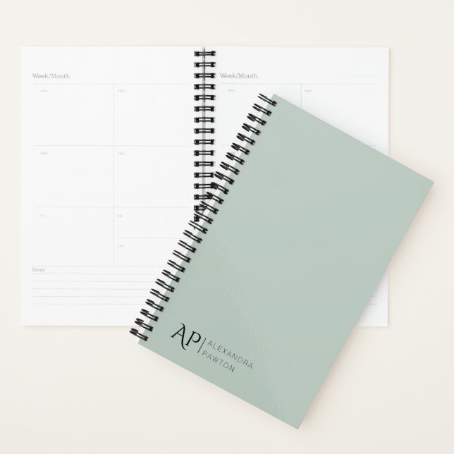 Sage Green Custom Monogram 2025 Planer (Anzeige)