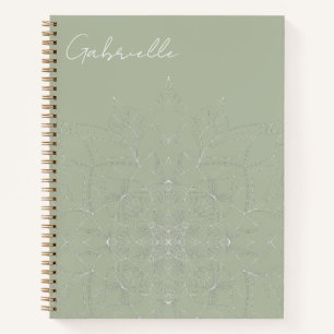 Sage Green Elegant Mandala Personalisierter Name Y Notizbuch