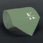 Sage Green Elegante Monogram   Name Krawatte<br><div class="desc">Eine elegante zweiseitige Krawatte mit einem fett-weißen Monogramm auf einem Sage Green Hintergrund. Zusätzlich zu diesem Monogramm sitzt Ihr Vor- oder Nachname in allen Hauptstädte. Wenn Sie einen mutigeren Blick auf den persönlichen Namen im großen Buchstaben bevorzugen, können Sie folgendes tun: Benutzen Sie die Funktion Anpassen/Bearbeiten und klicken Sie auf...</div>
